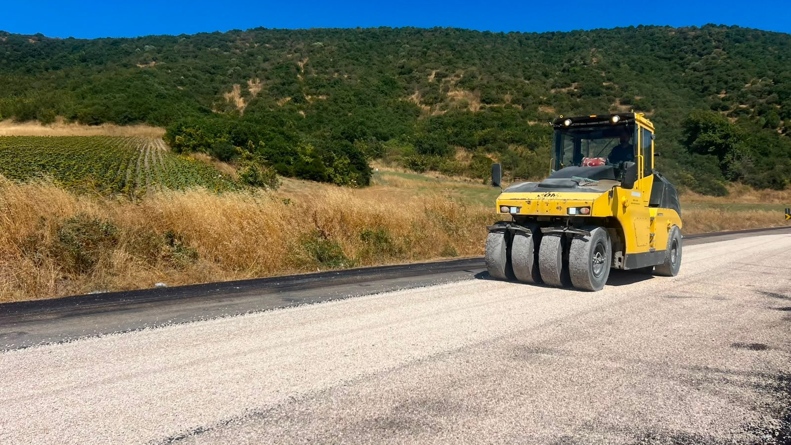 Karacabey ve Mustafakemalpaşa yollarında yenileme çalışmaları sürüyor