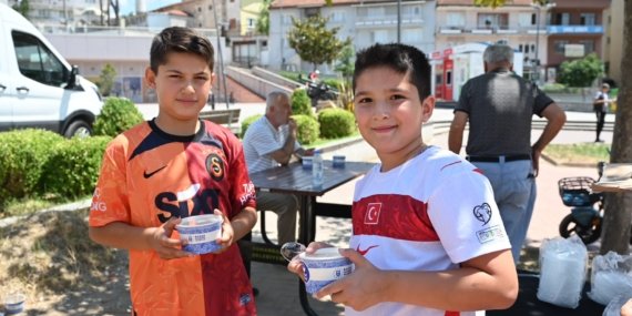 Aşure bereketi Demirtaş’ta paylaşıldı