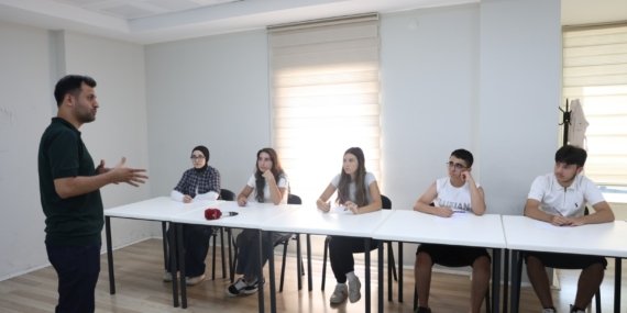 Osmangazi’den gençlerin geleceğine ücretsiz eğitim desteği