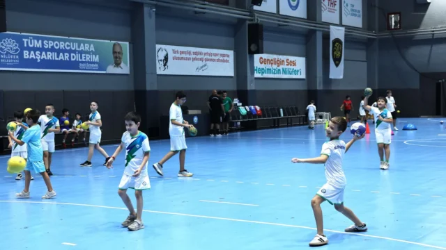 Nilüfer’de 7-13 Yaş Grubu İçin Hentbol Akademisi Açıldı