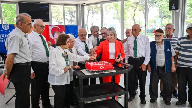 Bursa Huzurevinde 7’den 70’e 30 Ağustos Zafer Sevinci