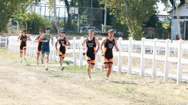 Osmangazi’de Genç Sporcular Duatlon İl Birinciliği İçin Yarıştı