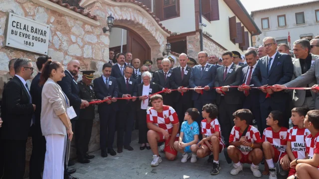 Celal Bayar vefatının 40. yılında Gemlik’te anıldı