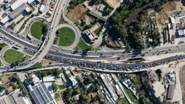 Geçit-Bademli Kavşağı yol genişletme çalışması