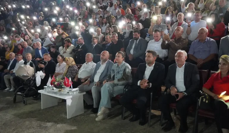 Orhangazi’de Balkan Gecesi Kardeşlik Ezgileriyle Renklendi
