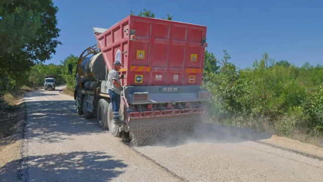 Bursa’nın 4 ilçesinde 32,5 kilometrelik yol yenileme başladı