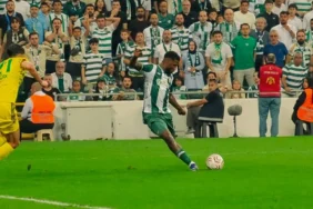 Bursaspor Esenler Erokspor maçında Kelechi Iheanacho