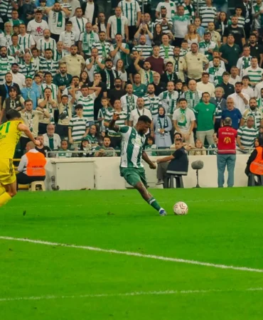 Bursaspor Esenler Erokspor maçında Kelechi Iheanacho