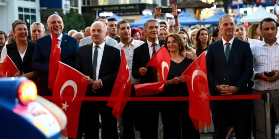 Gemlik’te Siyah İnci Festivali Görkemli Açılışla Başladı