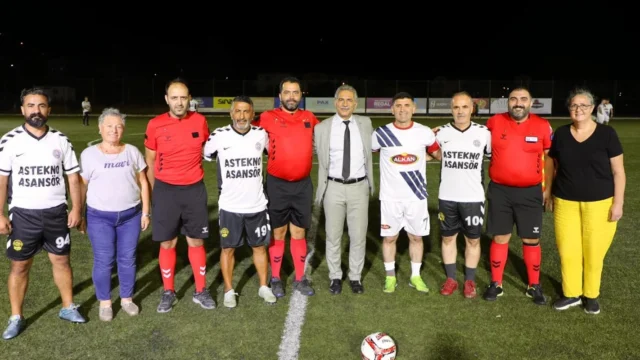 Gemlik’te Cumhuriyet Kupası Zeytin Futbol Turnuvası Başladı