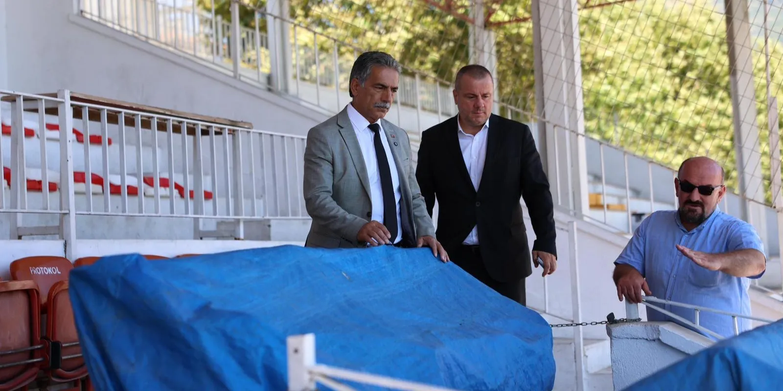 Gemlik’te yenilenen futbol sahası