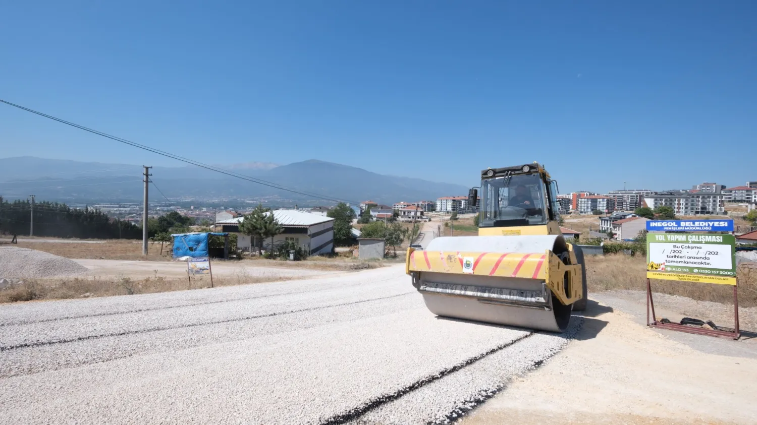 İnegöl Akhisar’da sathi kaplama çalışması