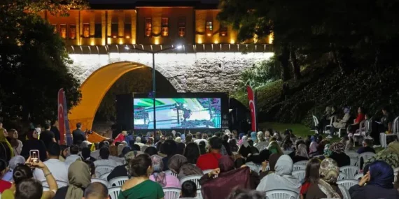 Irgandı Köprüsü’nde Açık Hava Sineması Keyfi