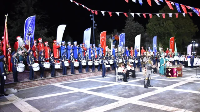 Yenişehir’de Festival Üç Farklı Müzik Topluluğuyla Başladı