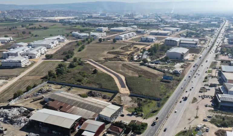 İnegöl’e 7 kilometrelik yeni yol: Çalışmalar Akhisar’da başladı